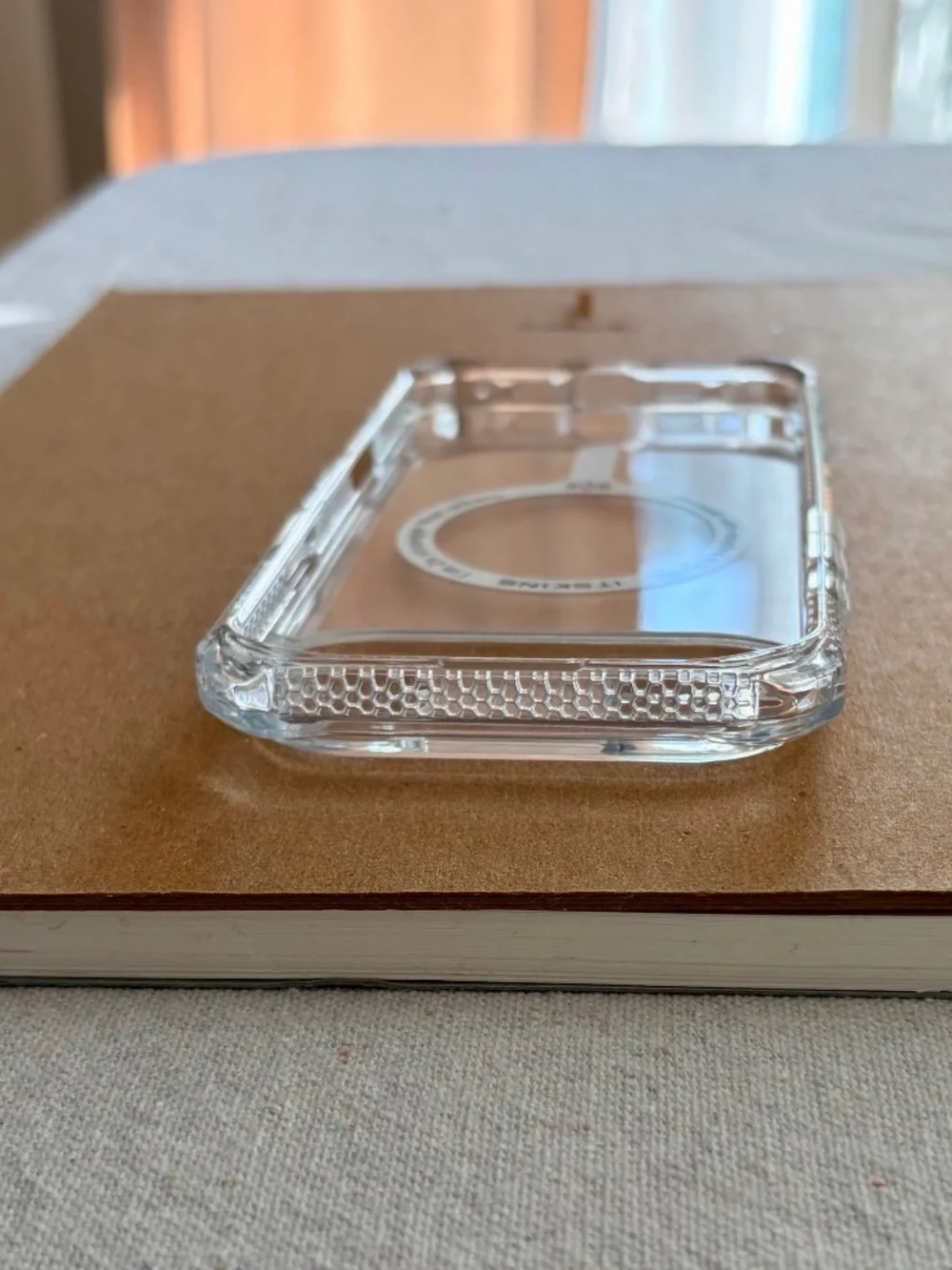 iPhone Air (17) IT Skins Hybrid Clear heavy-duty phone case